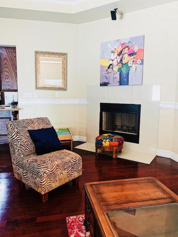 Brownsville Comfort 2 Bedroom 1 Bath , Spacious Kitchen And Outdoor Home Exterior photo