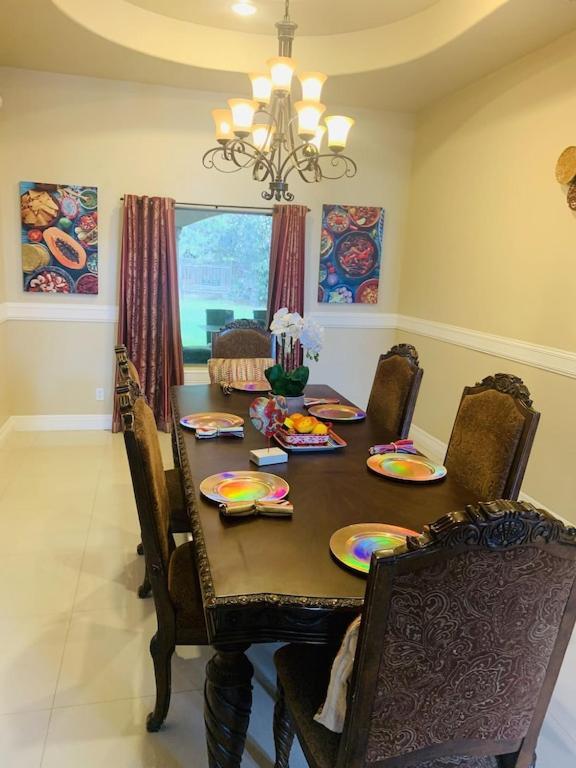 Brownsville Comfort 2 Bedroom 1 Bath , Spacious Kitchen And Outdoor Home Exterior photo