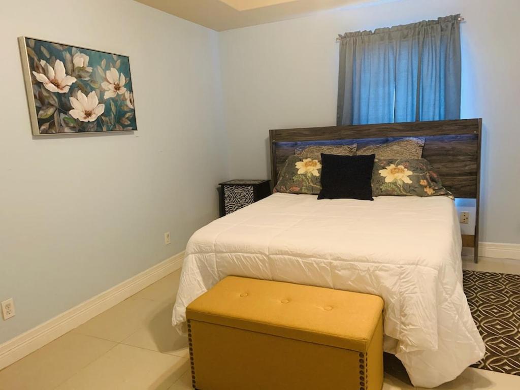 Brownsville Comfort 2 Bedroom 1 Bath , Spacious Kitchen And Outdoor Home Exterior photo