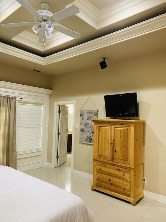Brownsville Comfort 2 Bedroom 1 Bath , Spacious Kitchen And Outdoor Home Exterior photo