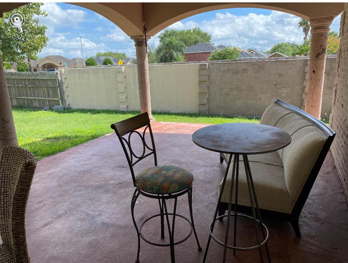 Brownsville Comfort 2 Bedroom 1 Bath , Spacious Kitchen And Outdoor Home Exterior photo