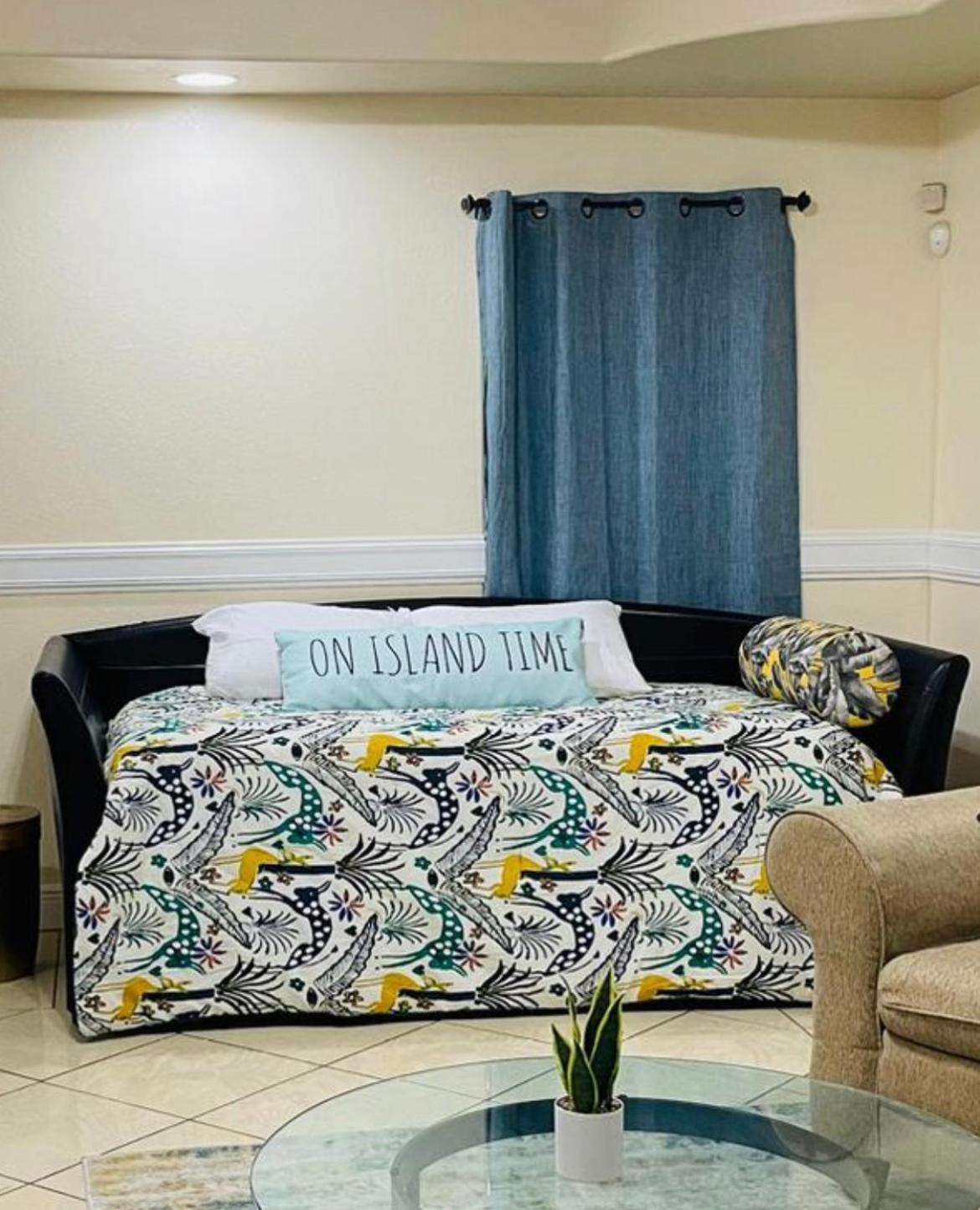 Brownsville Comfort 2 Bedroom 1 Bath , Spacious Kitchen And Outdoor Home Exterior photo