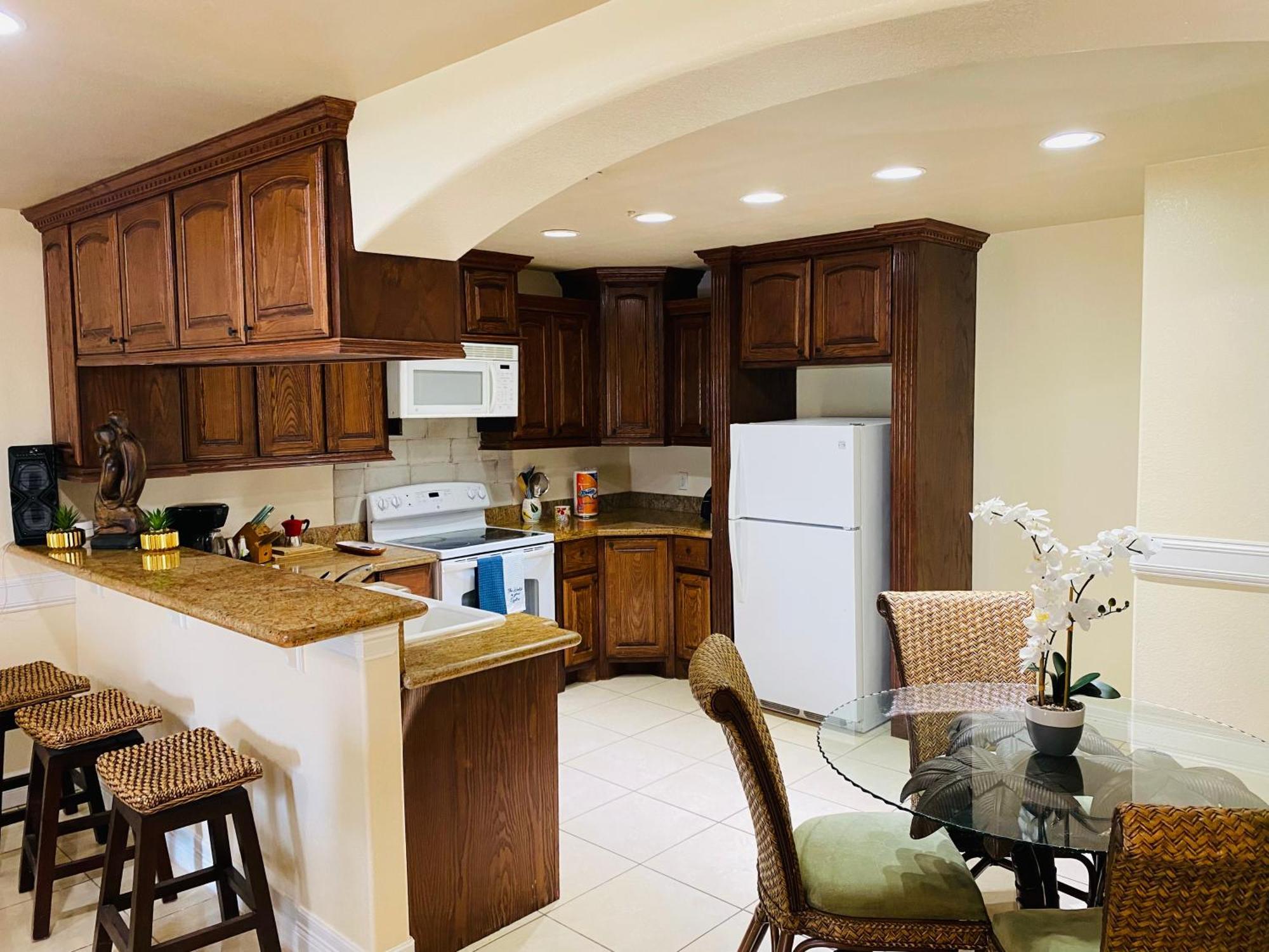 Brownsville Comfort 2 Bedroom 1 Bath , Spacious Kitchen And Outdoor Home Exterior photo