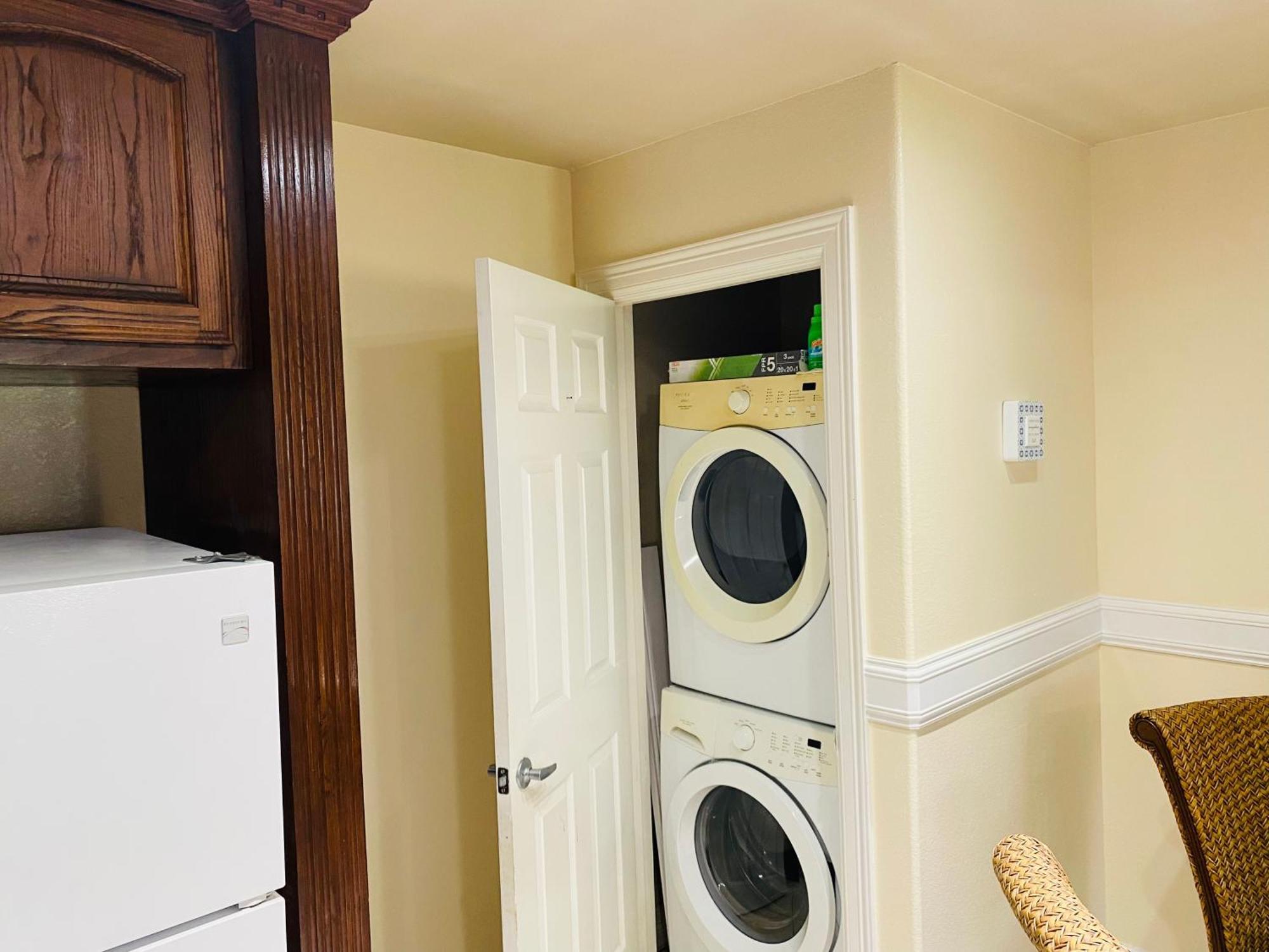 Brownsville Comfort 2 Bedroom 1 Bath , Spacious Kitchen And Outdoor Home Exterior photo